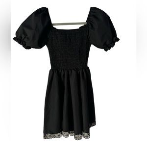 Shein Women’s Black Dress with Puff Sleeves Size 4‎